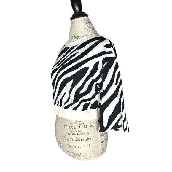 Tularosa | Women | Zebra Wool Blend Flare Sleeve Cropped Sweater Top | Small - Picture 4 of 10